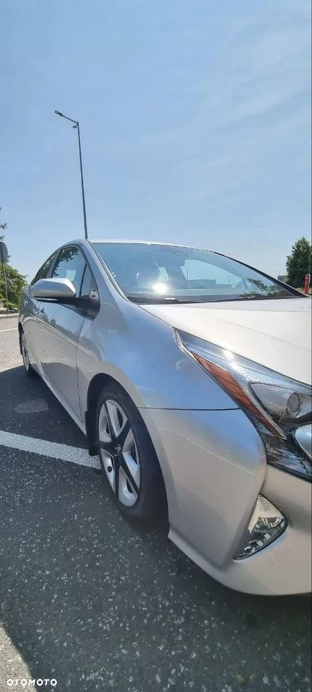 Toyota Prius - 4