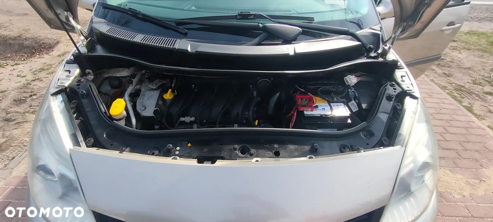 Renault Grand Scenic 1.6 16V Dynamique - 24