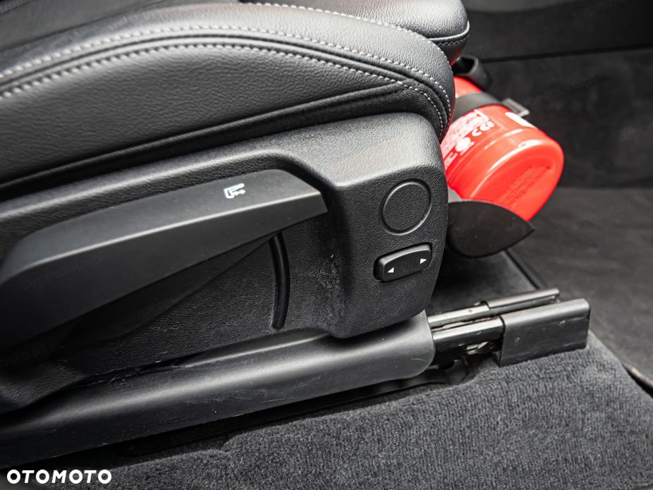 BMW X3 xDrive20i Advantage - 9