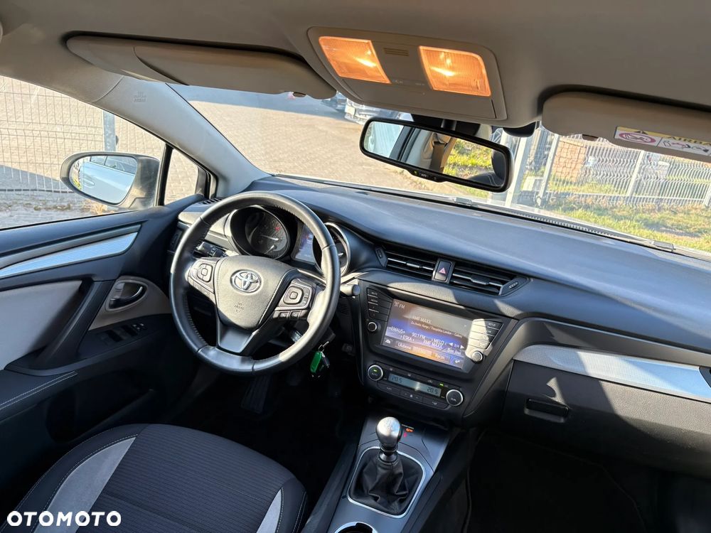 Toyota Avensis 1.8 Premium - 22