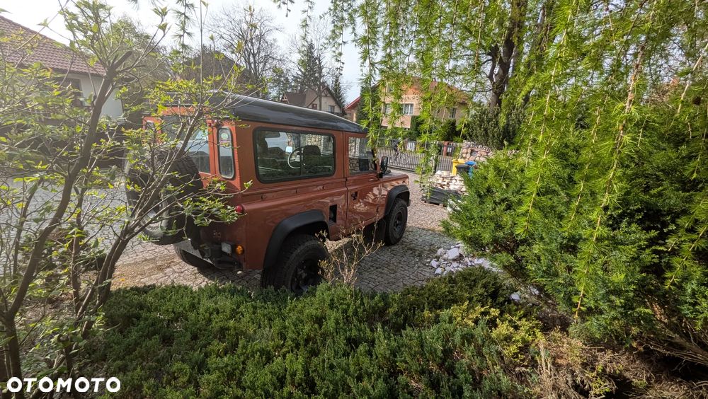 Land Rover Defender - 6