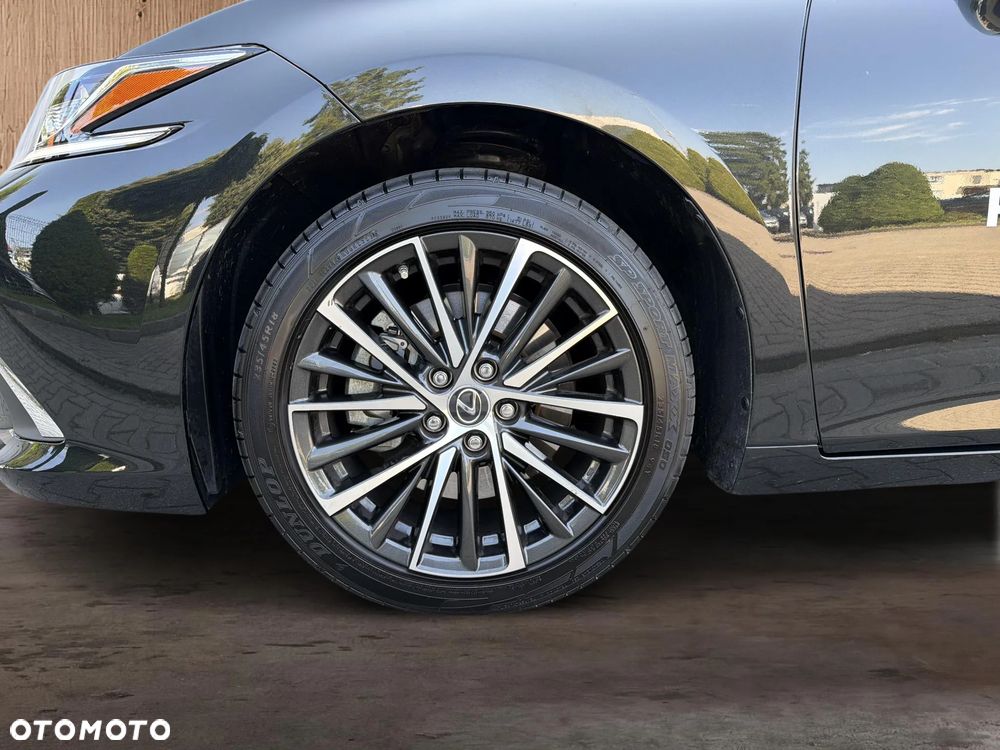 Lexus ES 300h Prestige - 10