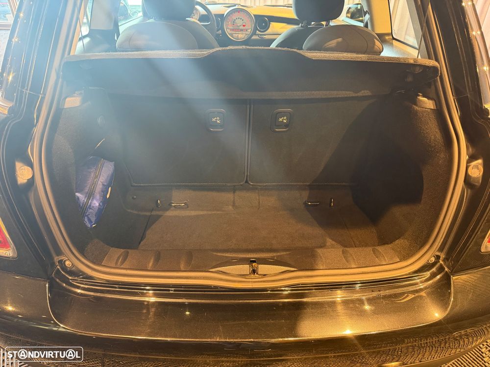 MINI 3 Portas Cooper D - 25