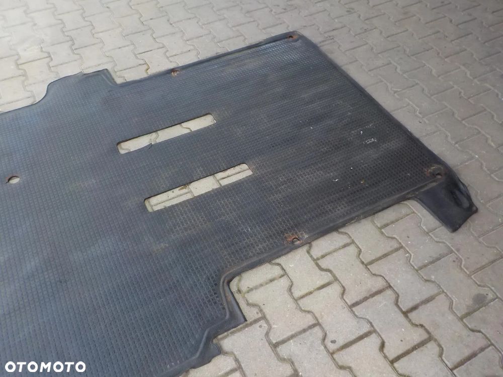 VW T4 96- WYKŁADZINA GUMA PODŁOGA TYŁ KRÓTKI - 5