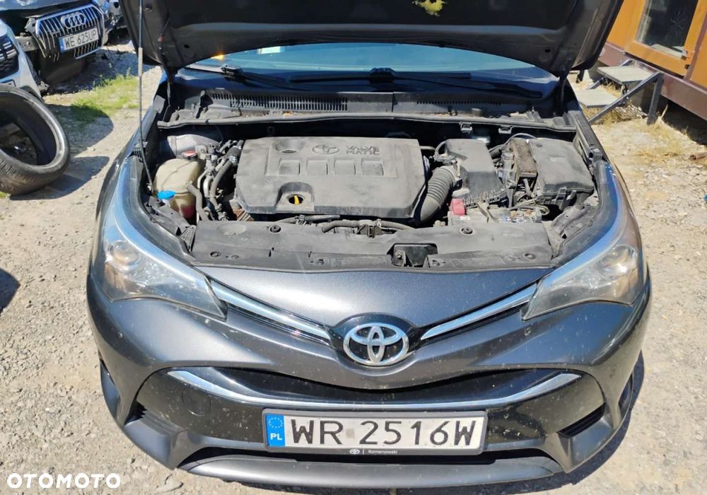 Toyota Avensis - 6
