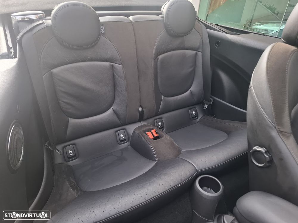 MINI Cabrio Cooper Essential - 43