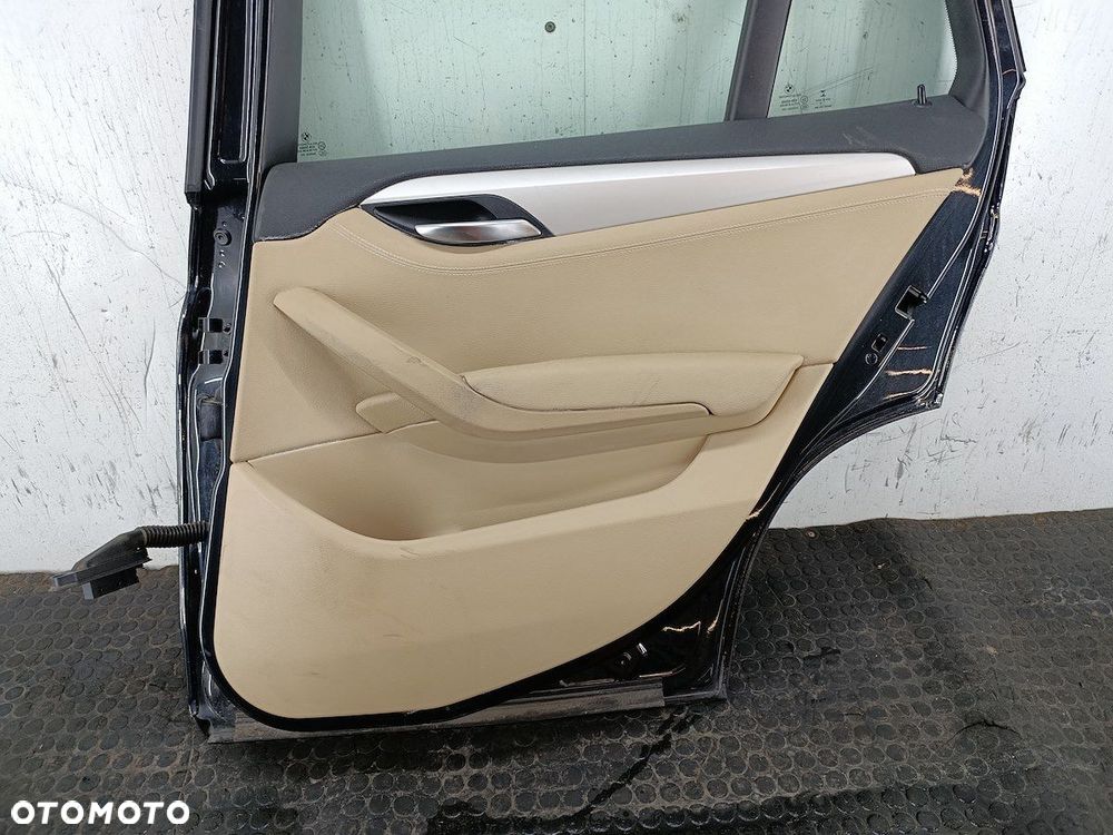 DRZWI TYŁ PRAWY  BMW X1 E84 FL 475 2.0 D - 9