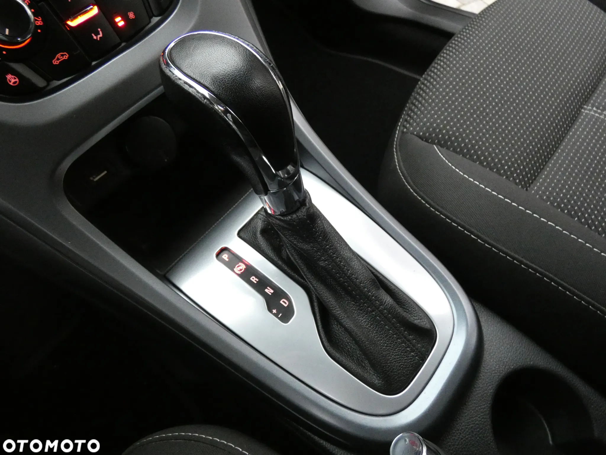 Opel Astra 1.4 Turbo Automatik Design Edition - 30