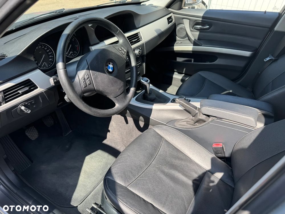 BMW Seria 3 320d DPF - 35