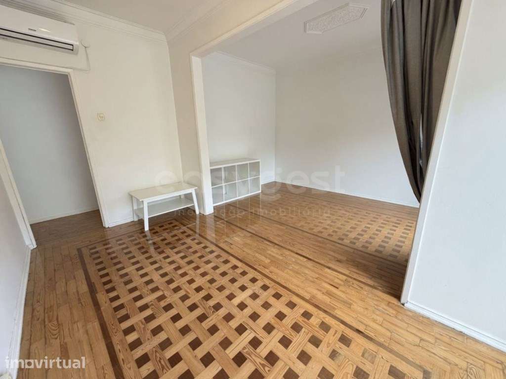 Apartamento T3 situado em Santo António - Grande imagem: 2/30