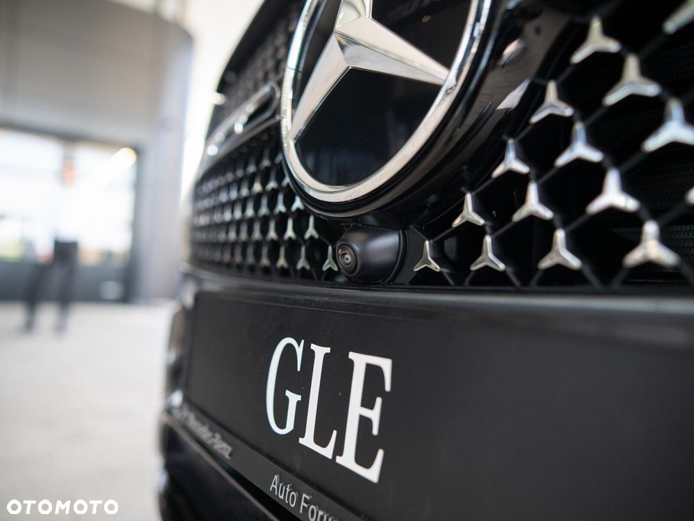 Mercedes-Benz GLE - 32