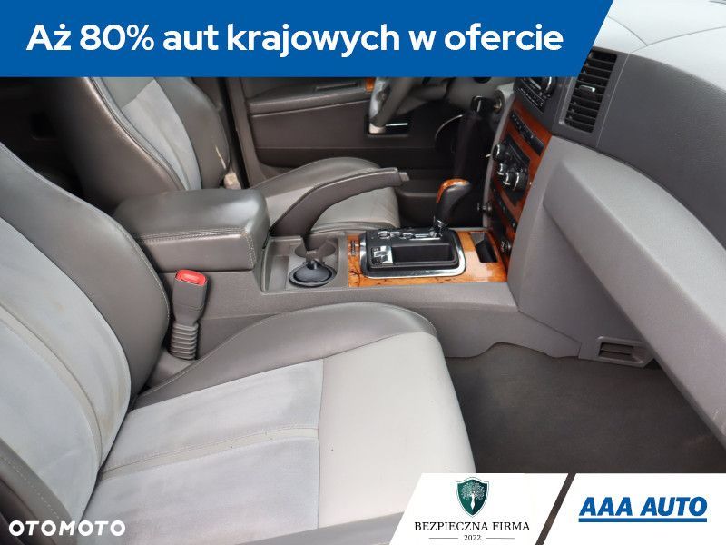 Jeep Grand Cherokee - 11