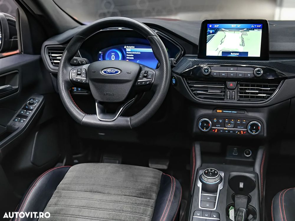 FORD Kuga 2023 — imagine 13