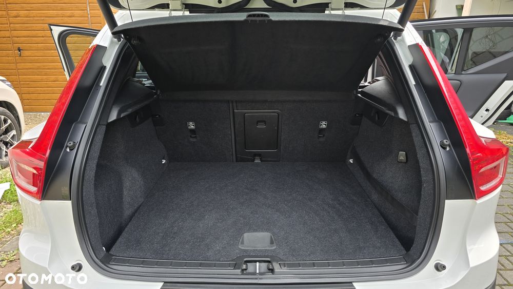 Volvo XC 40 D4 AWD Momentum Pro - 13