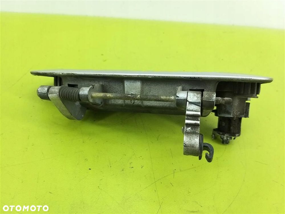 Klamka zewnętrzna przód prawa Mitsubishi Carisma II 99-04 53P Srebrny - 3