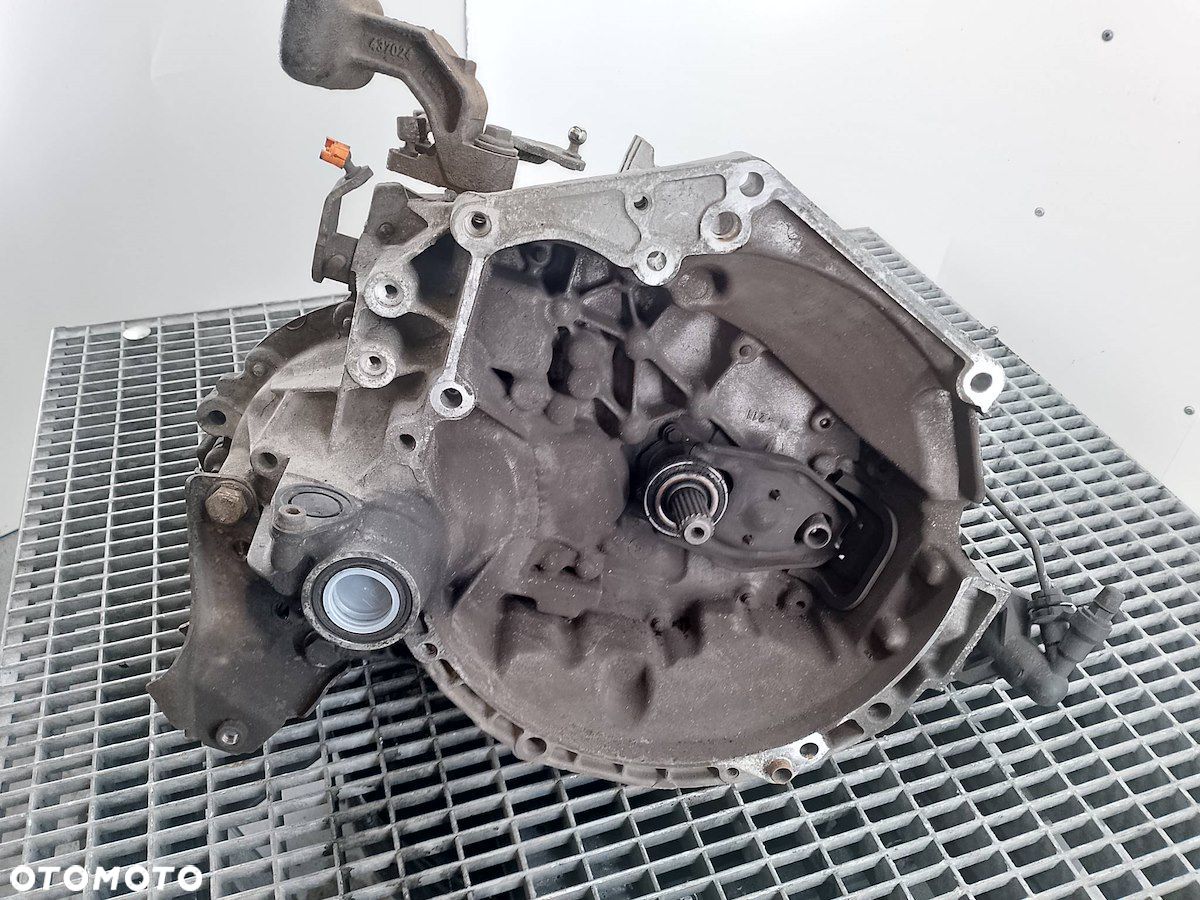 SKRZYNIA BIEGÓW MANUALNA CITROEN C3 PLURIER 20CN43 1.4 16V - 1