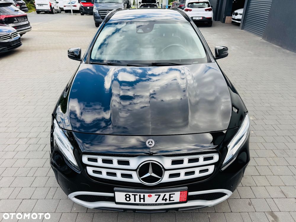 Mercedes-Benz GLA 200 d 4Matic 7G-DCT - 3