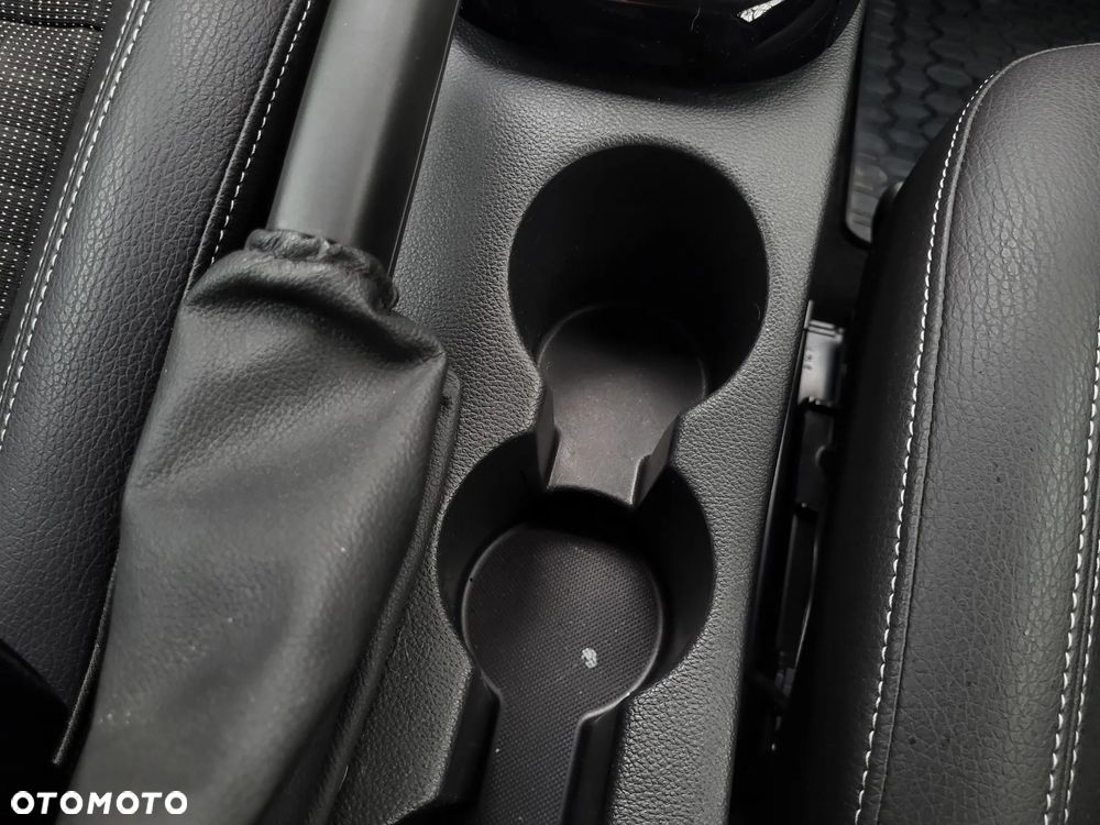 Opel Astra IV GTC 1.6 T SIDI Sport S&S EU6 - 17