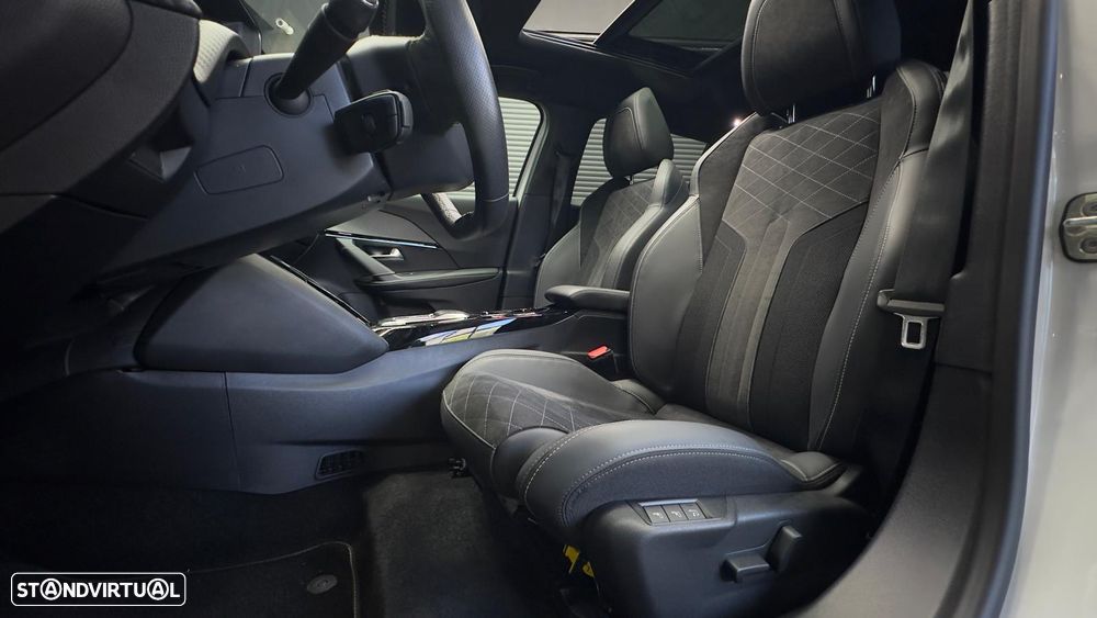 Peugeot e-2008 GT+ - 15