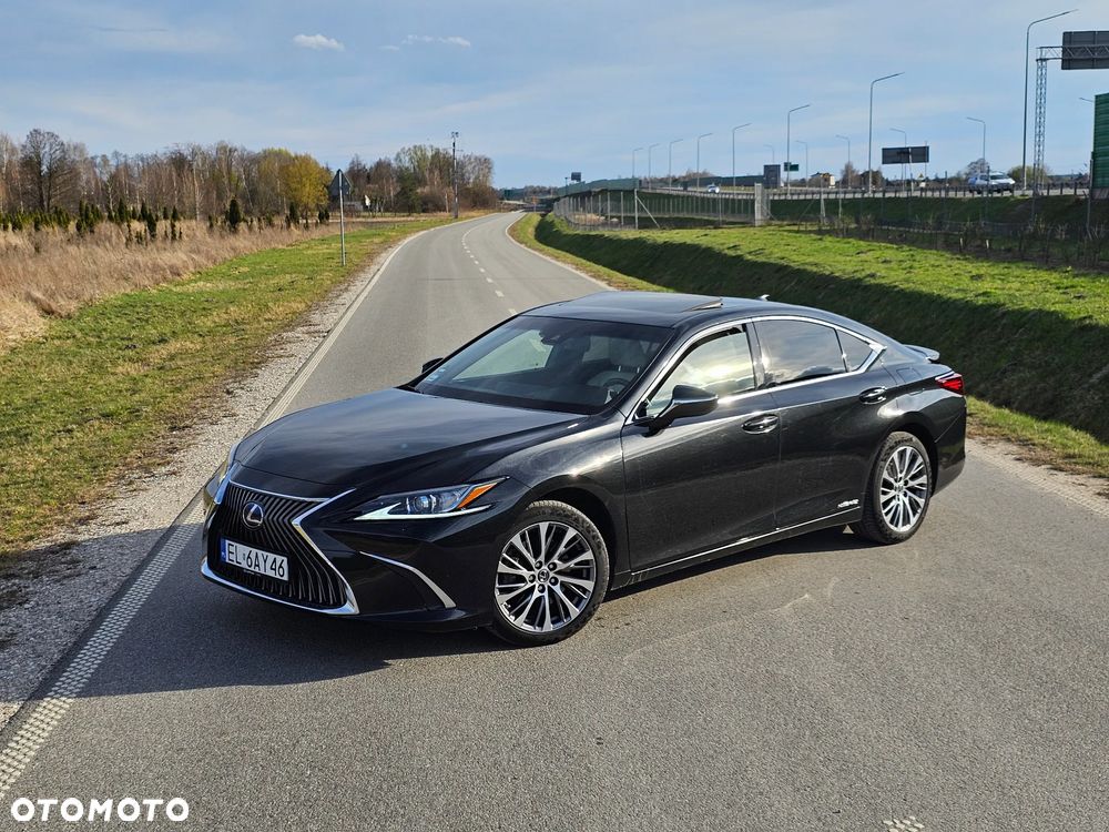 Lexus ES 300h Business Edition + - 2
