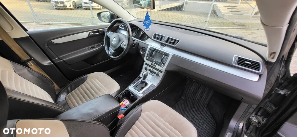 Volkswagen Passat - 16
