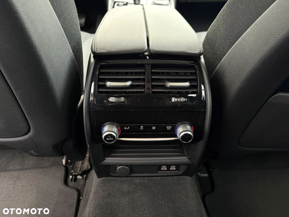 BMW Seria 5 520d - 35