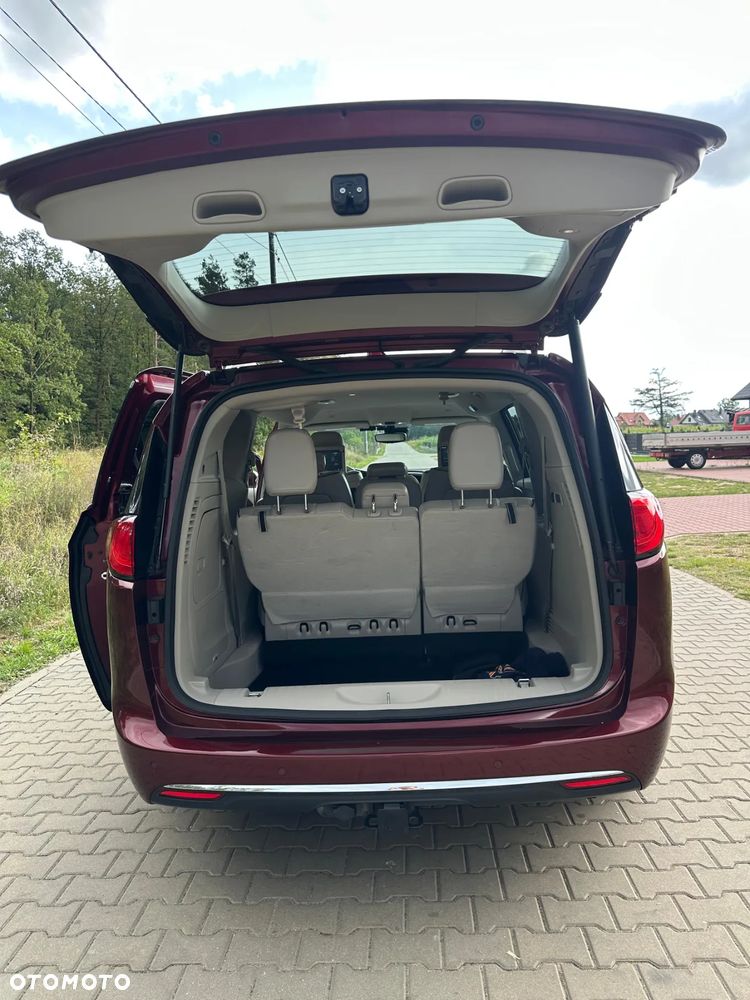 Chrysler Pacifica - 24