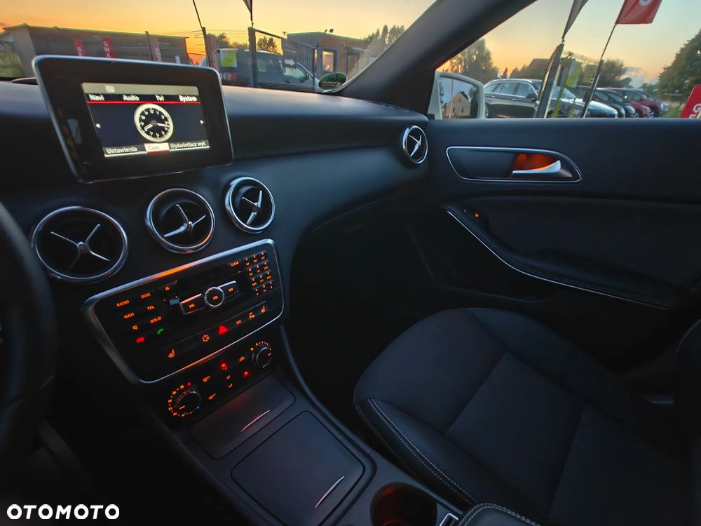Mercedes-Benz Klasa A 180 7G-DCT 2Style - 11