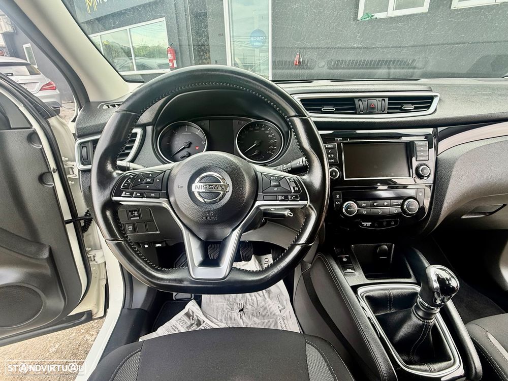 Nissan Qashqai 1.5 dCi N-Connecta J18+Led - 37