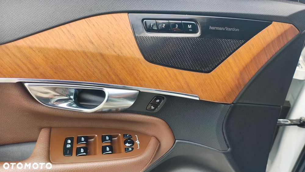 Volvo XC 90 - 24