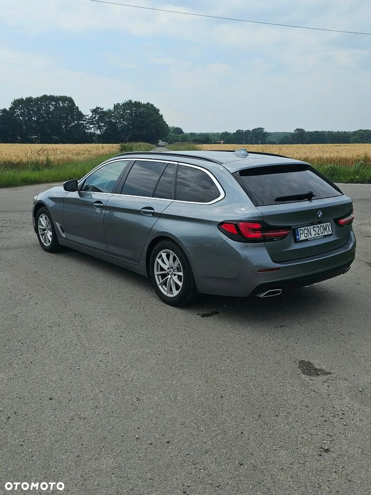 BMW Seria 5 2022 photo 3