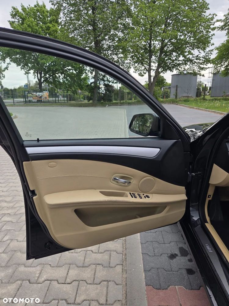 BMW Seria 5 520d - 27