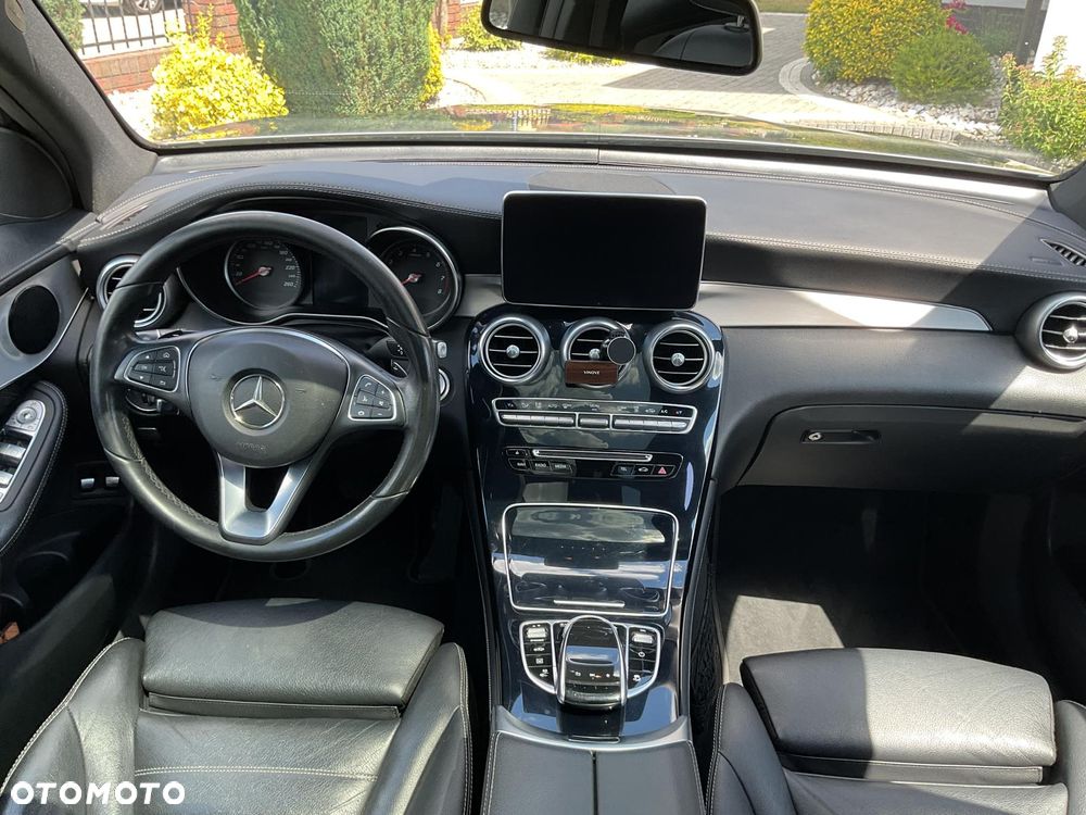 Mercedes-Benz GLC 250 4Matic 9G-TRONIC AMG Line - 3