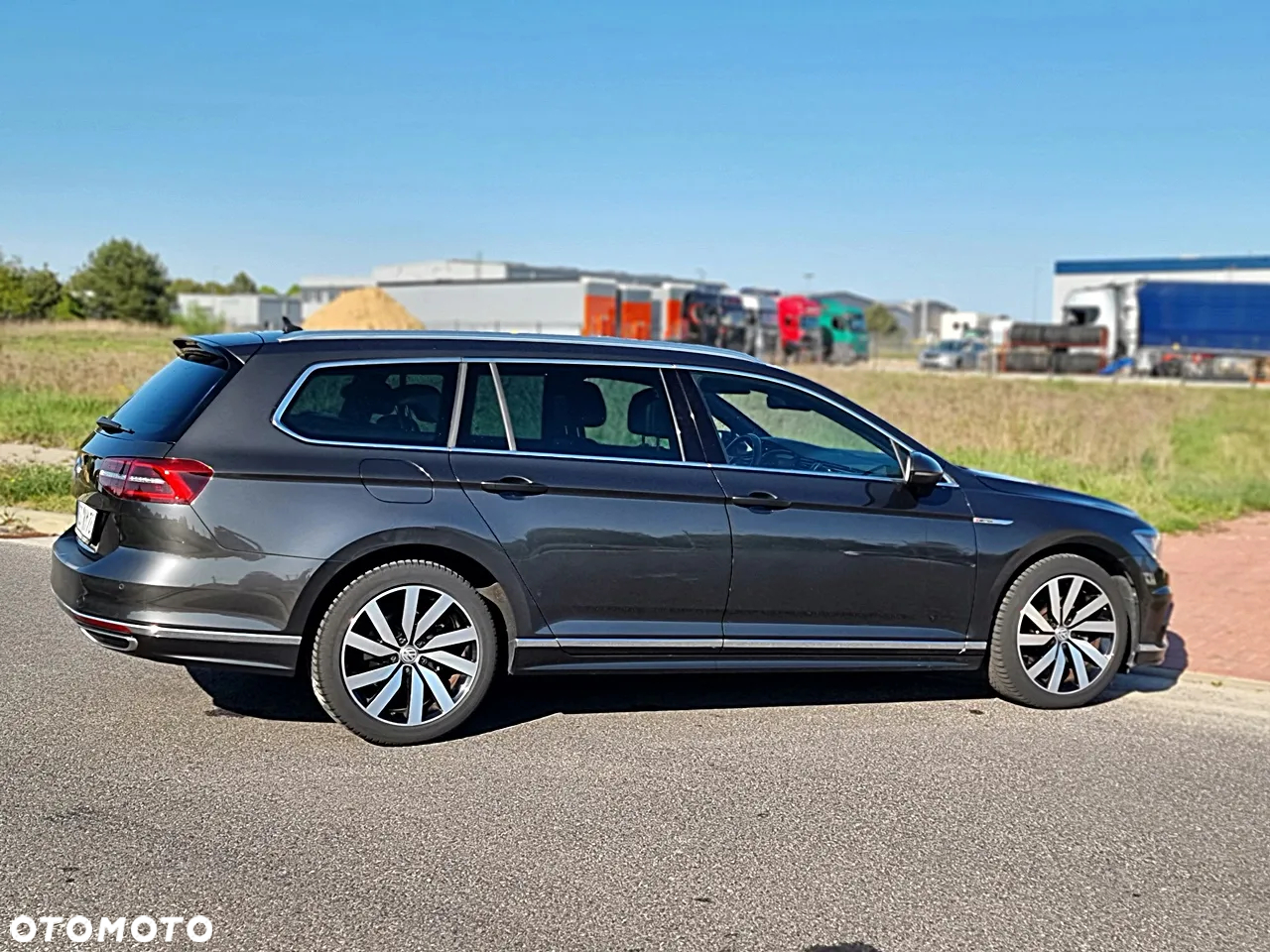 Volkswagen Passat - 8