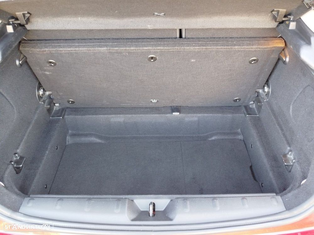 MINI 5 Portas One Auto - 31