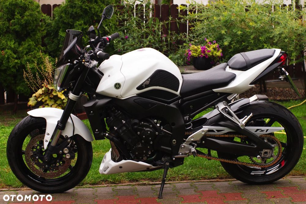 Yamaha FZ - 20