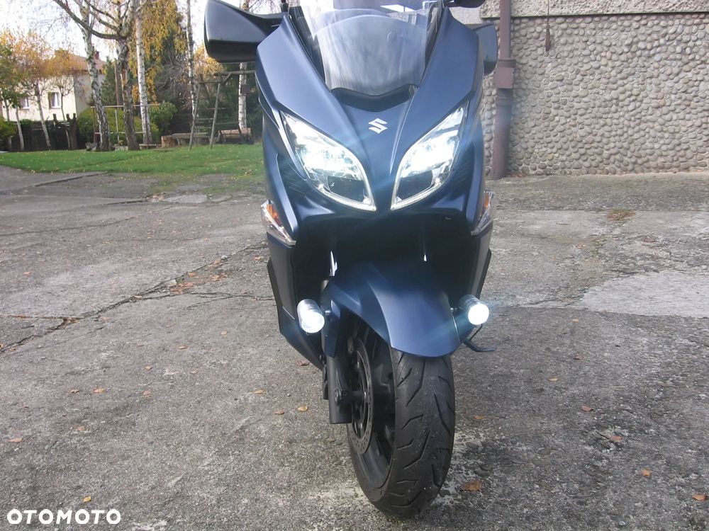 Suzuki Burgman - 12