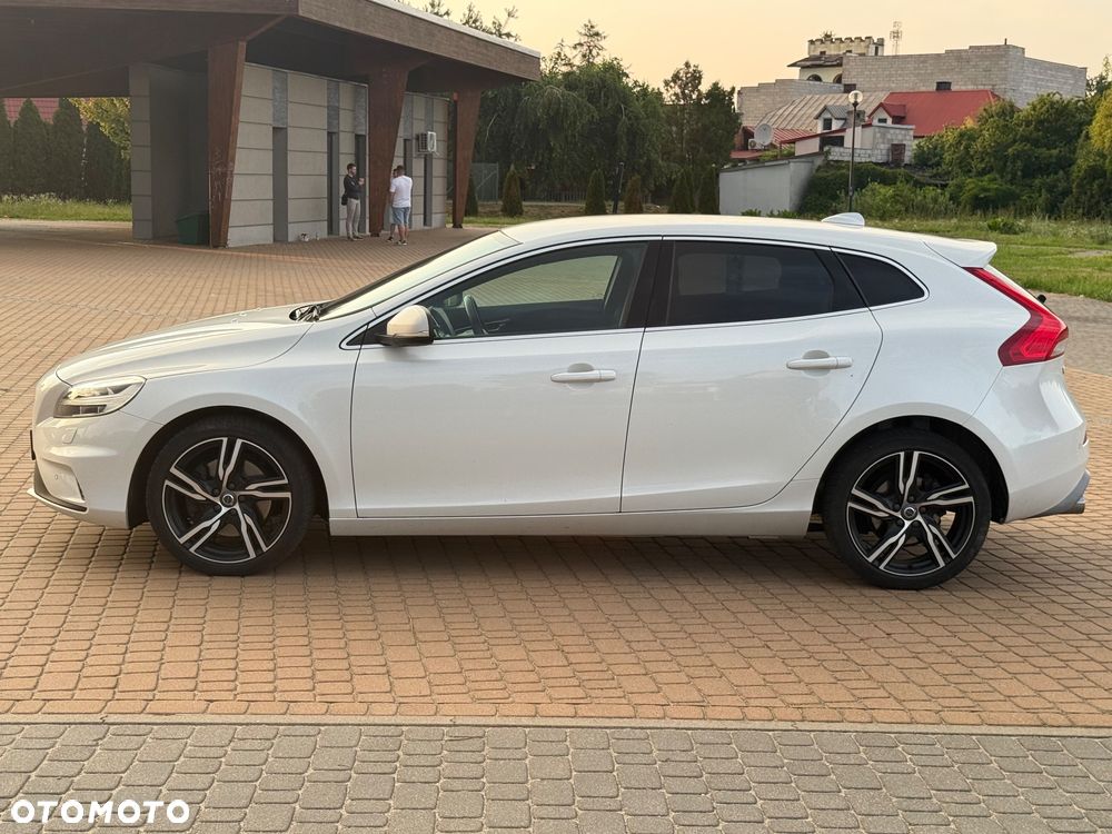 Volvo V40 T3 Drive-E R-Design Momentum - 2