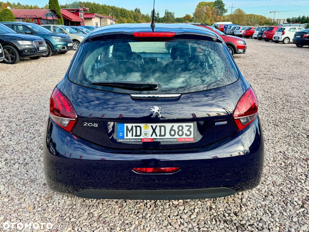 Peugeot 208 - 10