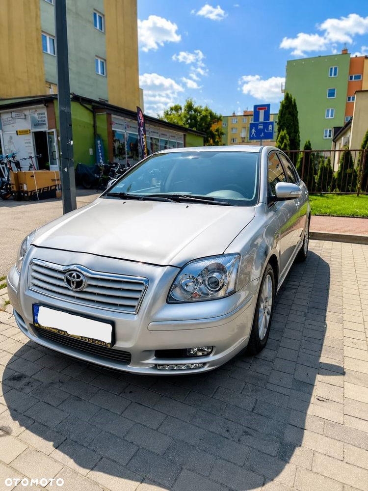 Toyota Avensis 2.0 VVT-i Sol - 1