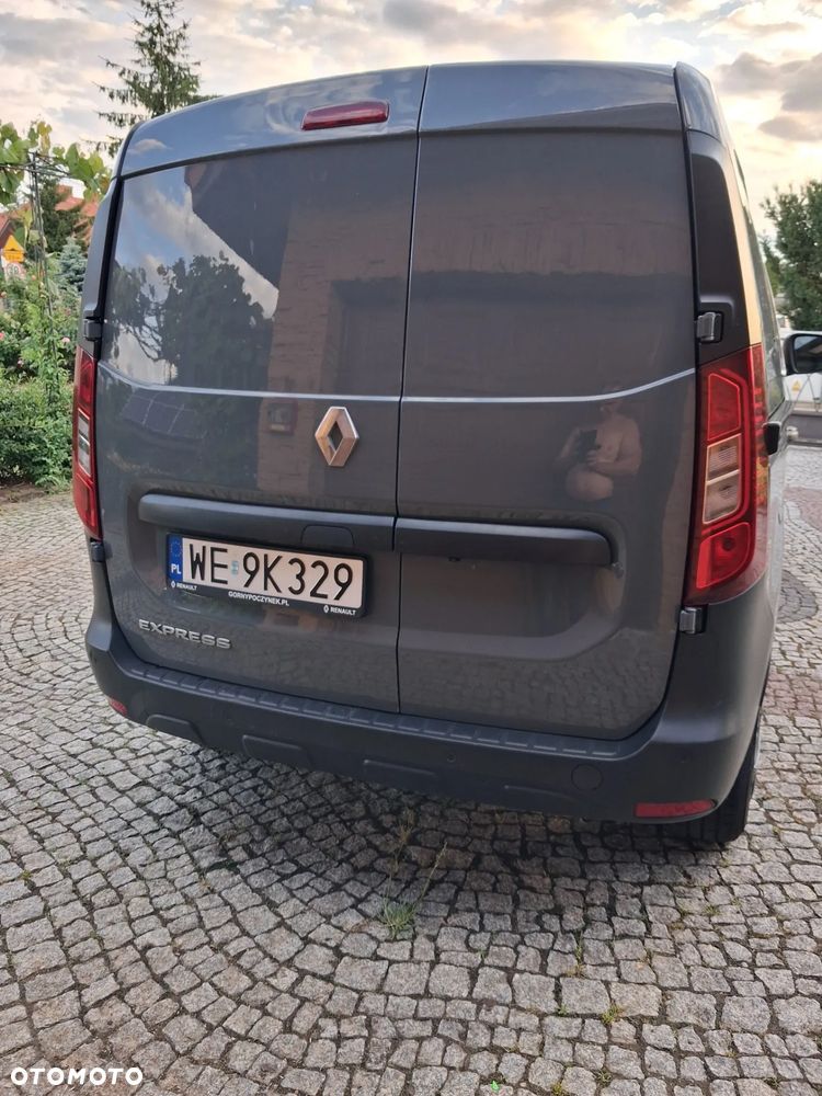 Renault Express - 4