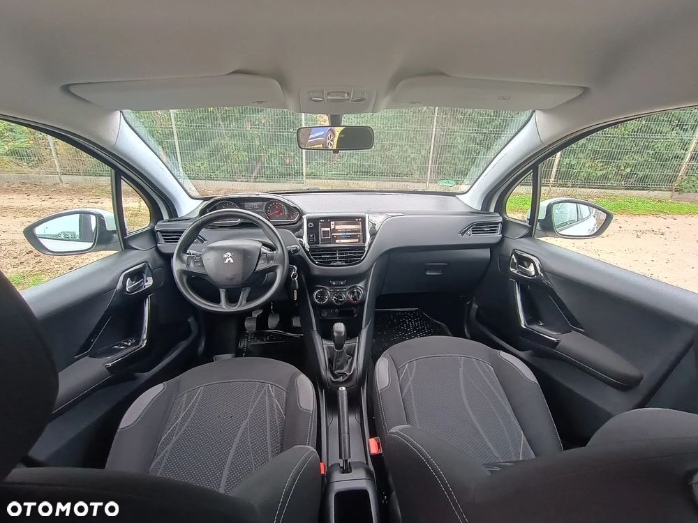 Peugeot 208 - 9