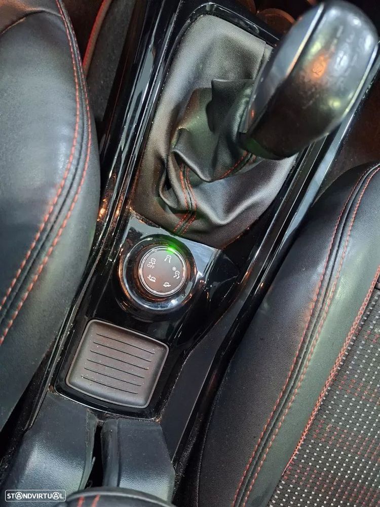 Peugeot 2008 1.2 PureTech GT Line - 7