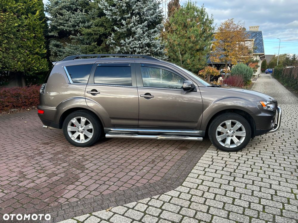 Mitsubishi Outlander 2.2 DI-D 4WD Instyle - 28
