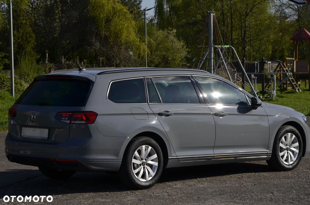 Volkswagen Passat - 13