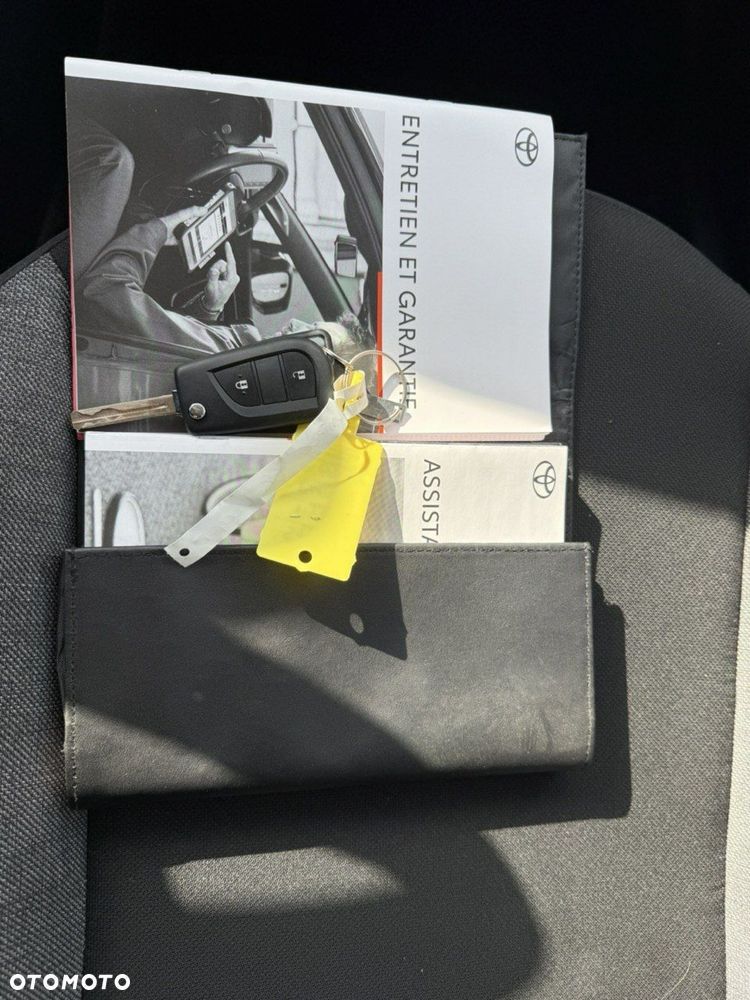 Toyota Aygo X S-CVT Black&White - 27