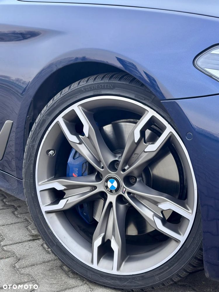 BMW Seria 5 M550i xDrive - 4
