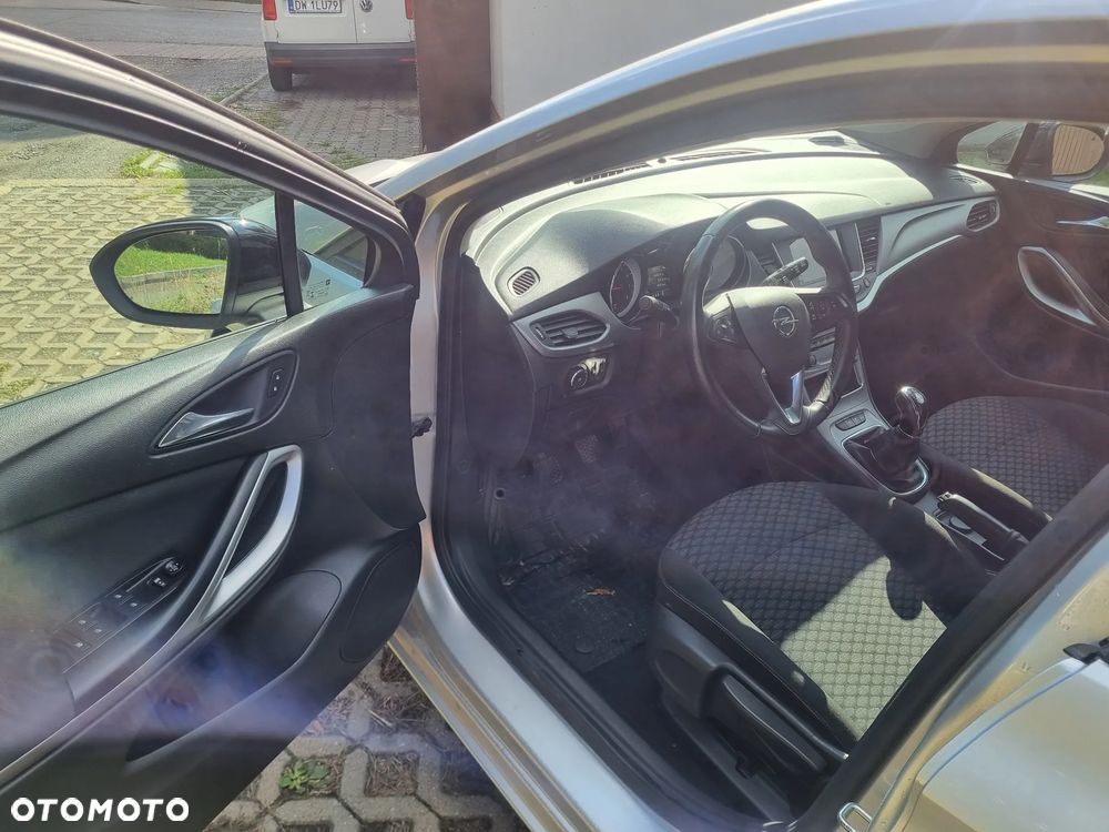 Opel Astra V 1.2 T Business Elegance S&S - 6
