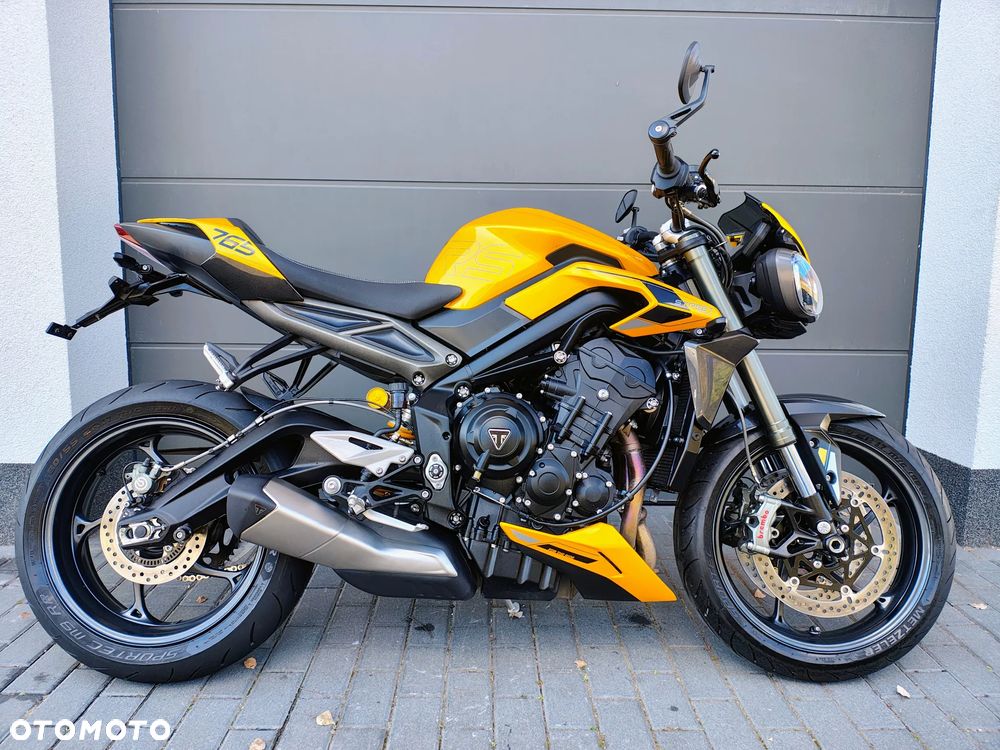 Triumph Street Triple - 4