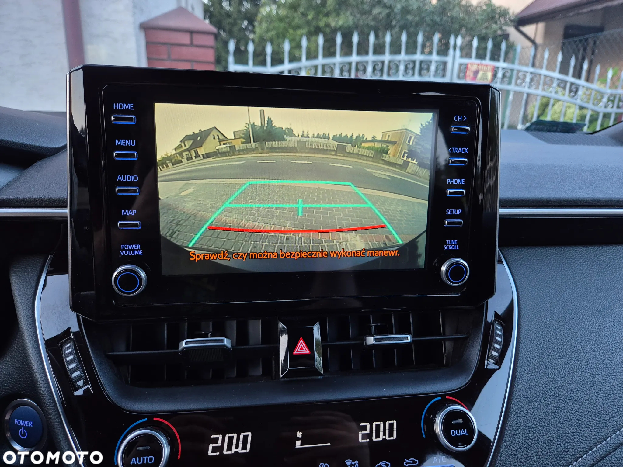 Toyota Corolla 1.8 Hybrid Comfort - 28